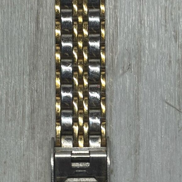 Vintage Timex Watch Womens Stainless Steel Silver Gold Water Resistant Quartz 68 - Picture 3 of 12